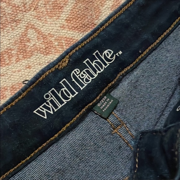 WILD FABLE High Rise Jean Shorts- Size 0 - Picture 3 of 4